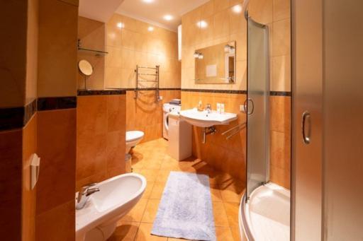 Happy Inn Arka The Heart Of Old Town, Self-Check-In, A-C, Car-Parking, Balkony Vilnius Exterior photo
