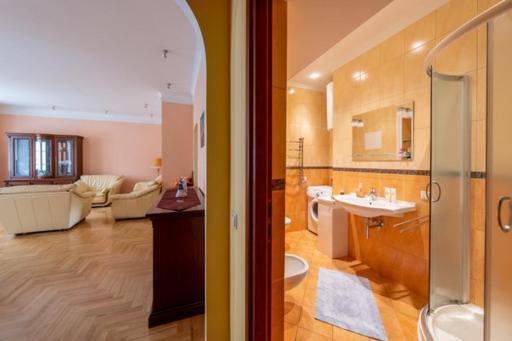 Happy Inn Arka The Heart Of Old Town, Self-Check-In, A-C, Car-Parking, Balkony Vilnius Exterior photo