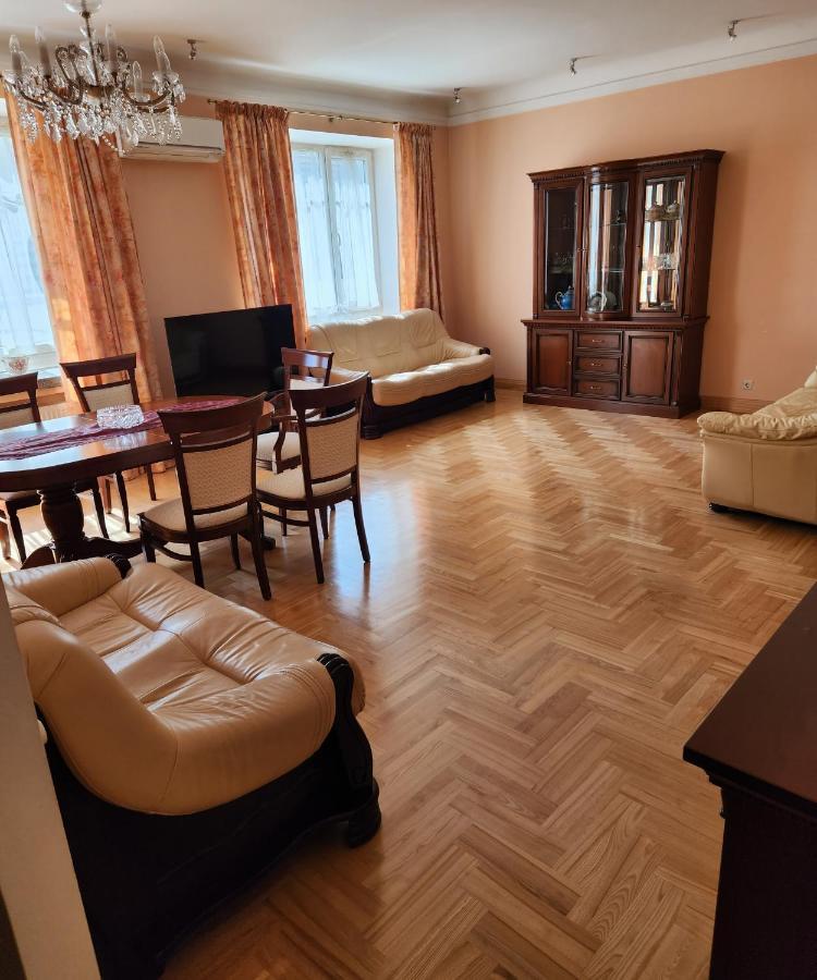 Happy Inn Arka The Heart Of Old Town, Self-Check-In, A-C, Car-Parking, Balkony Vilnius Exterior photo
